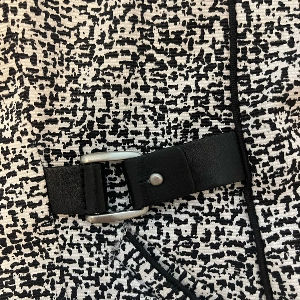 Etcetera black & white print short cropped jacket fully lined sz 2 front pockets - Image 4 of 4