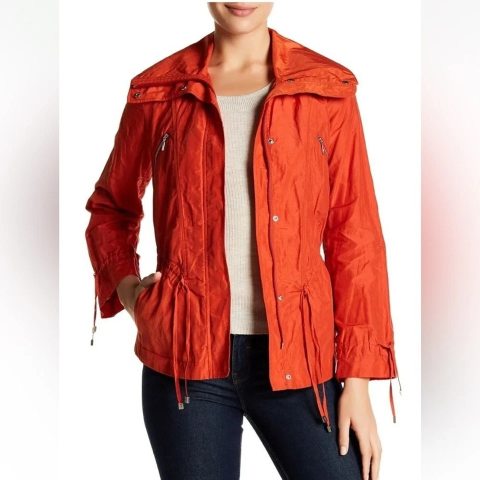 Chaqueta Cole Haan Nylon Lluvia Naranja Frontal Cremallera Cordón Talla Mediana Foto 3 de 4