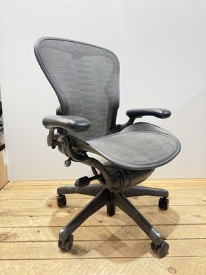 Herman Miller Aeron Größe B voll beladen ergonomischer Stuhl Flipper Arm Smoking Mesh
