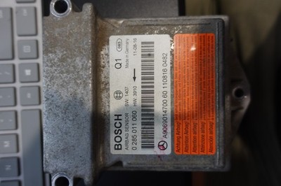 Mercedes Benz Sprinter 2500 Electronic Control Module 0285011060 A9069014700