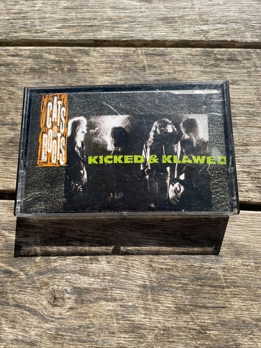 Vintage Cats in Boots Kicked & Klawed CASSETTE 1989 EMI