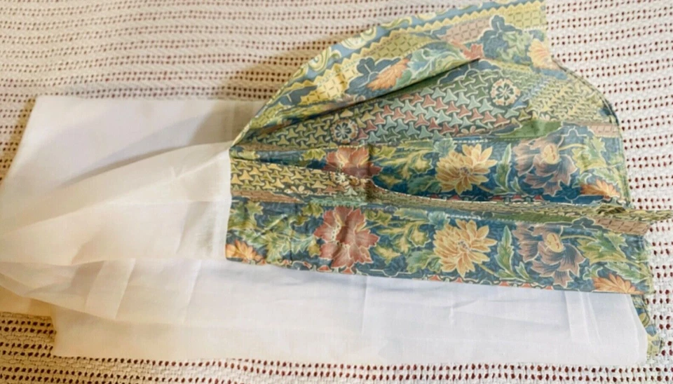 SOFIA QUEEN BEDSKIRT & SET OF 2 STANDARD SHAMS GREEN/ GOLD FLORAL COTTON BLEND - Image 2 of 4