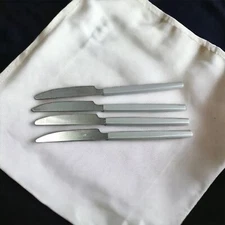 MCM 4 Knives Stainless serrated gray Plastic Handle Flatware Silverware kitchen
