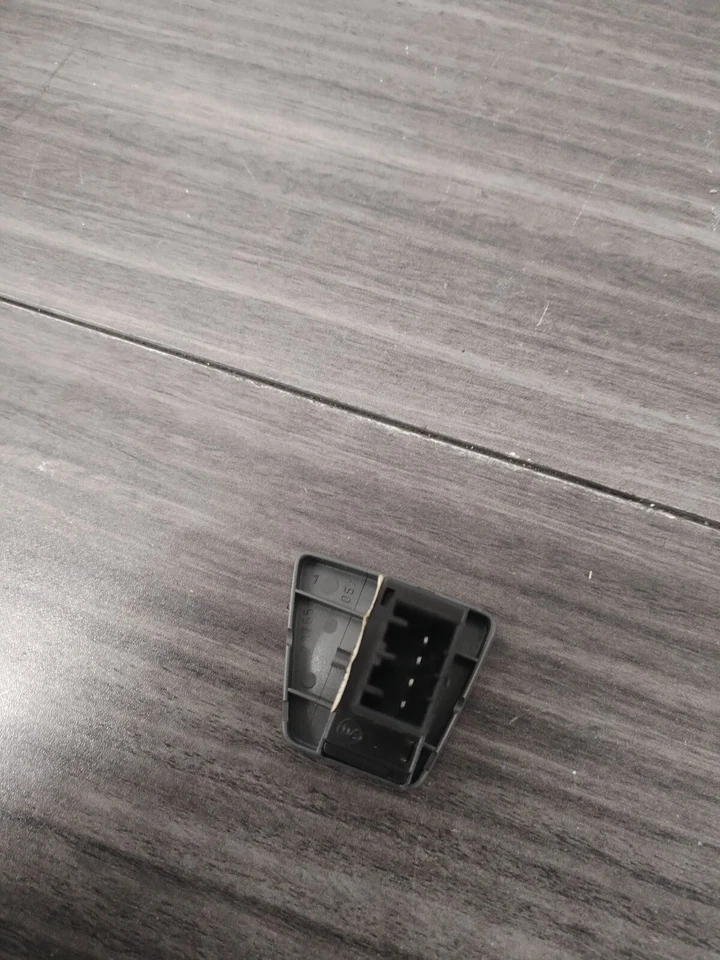 INTERRUPTOR VENTANA FIAT PANDA Gasolina Hatchback 735360837 Foto 2 de 3