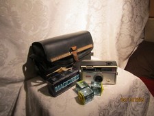 Vintage 1960's Kodak Instamatic 104 Camera w/Case  Flash Cubes Untested