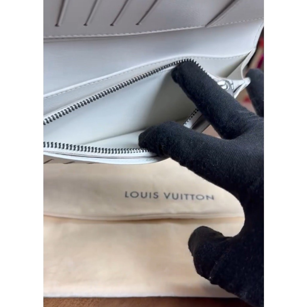 Louis Vuitton Brazza Crocodile Wallet Mens Matte Himalayan Leather