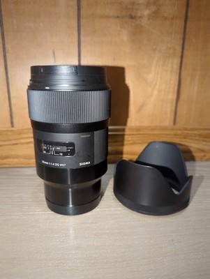 Sigma 35mm f/1.4 DG HSM Art Lens Sony E/FE Mount Hood Front Rear Caps