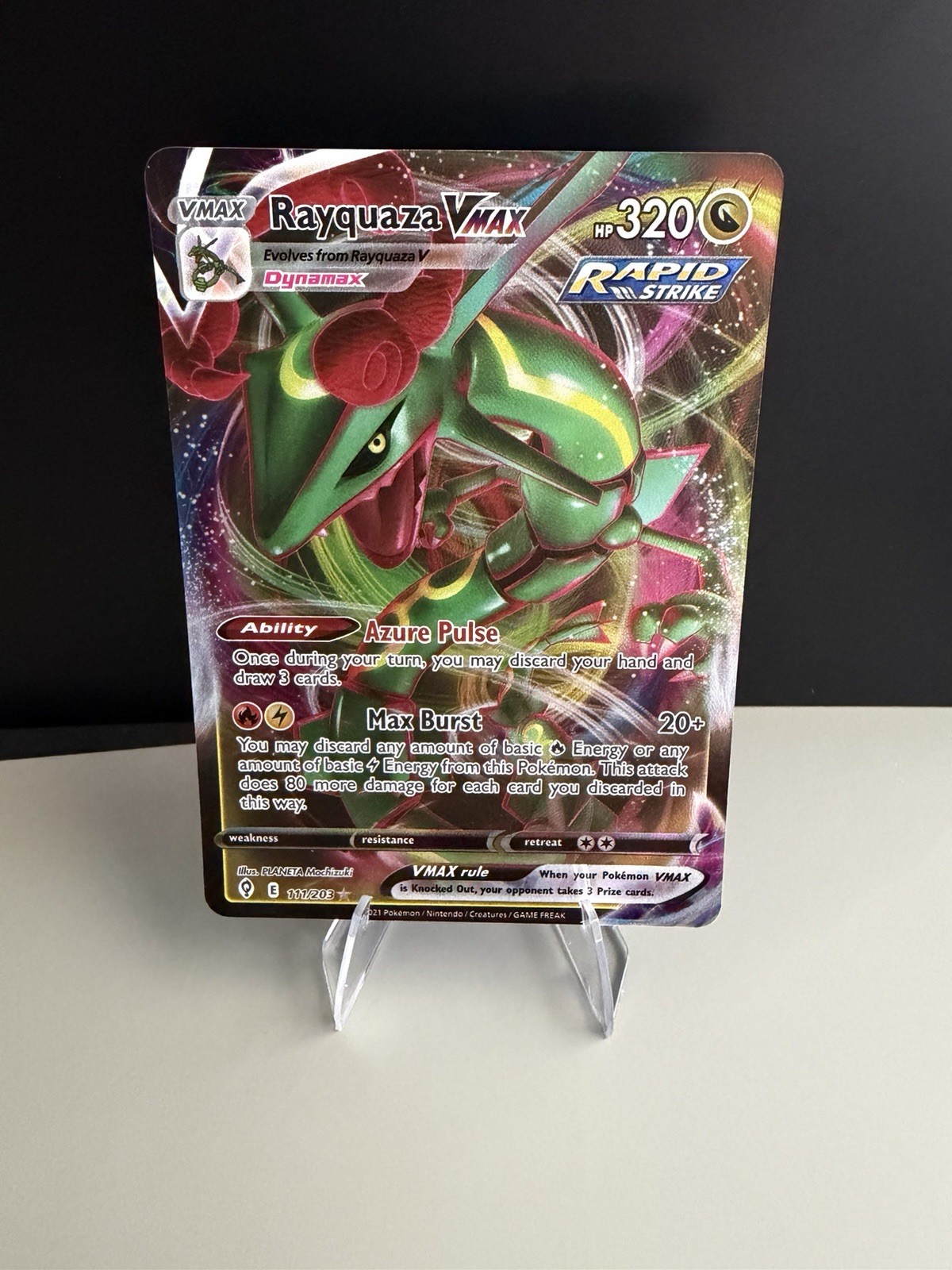 Rayquaza VMAX 111/203 SWSH07: Evolving Skies Holo