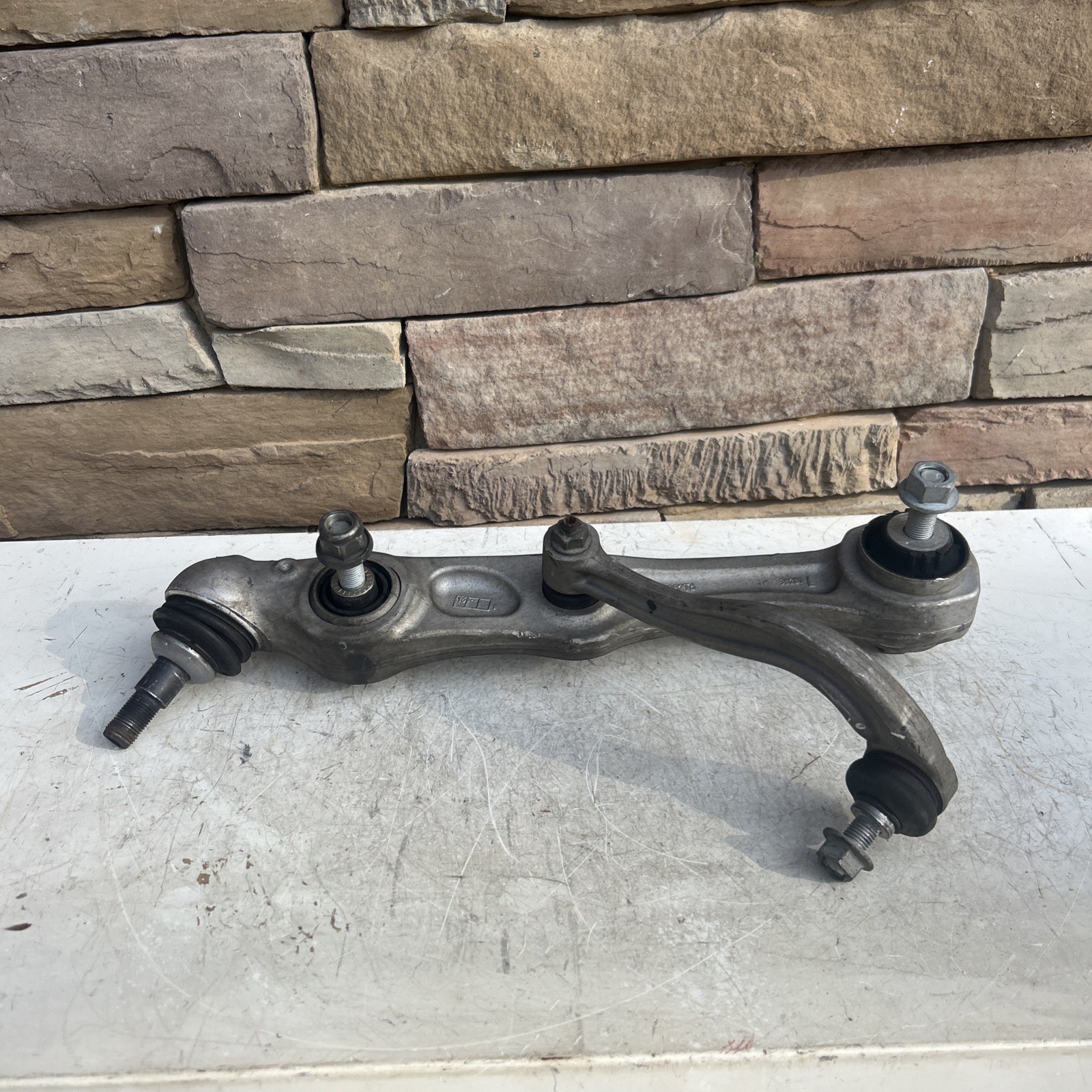 Rolls Royce Cullinan Left lower control arm wishbone Oem