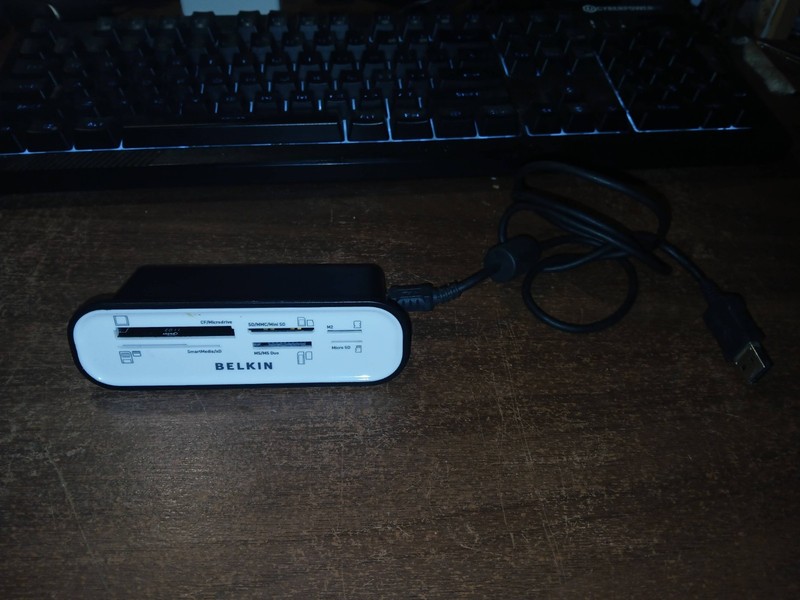 Belkin Universal Media Reader-Black Model: F4U003