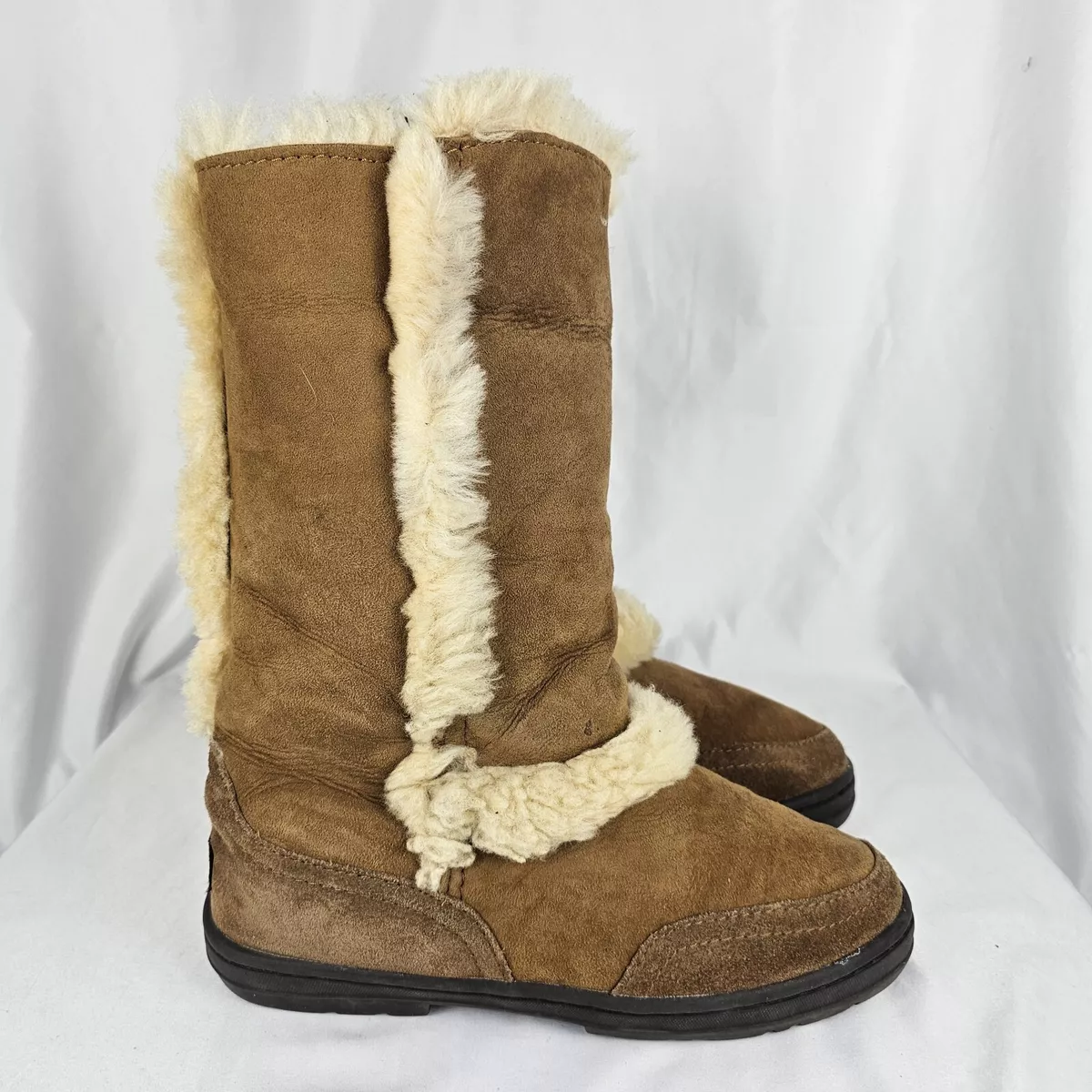 Light beige shop ugg boots