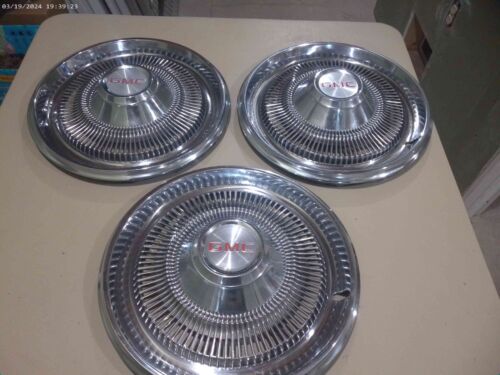 Wheel Covers Group Of 1974 GMC Jimmy C10 Truck Suburban  Hub Cap 15" OEM Used - Picture 1 of 9