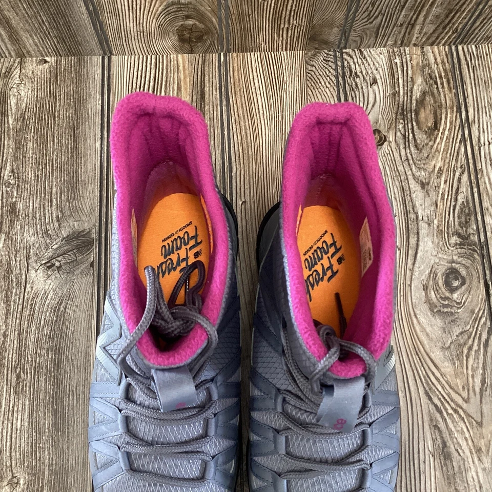 Botas de invierno New Balance para mujer BW2000GR gris espuma fresca aisladas talla 7 D AMPLIAS Foto 4 de 4