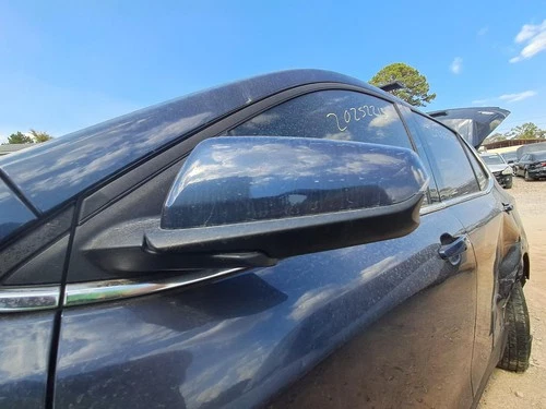Used Left Door Mirror fits: 2018 Chevrolet Equinox w/blind spot alert opt DWK pa