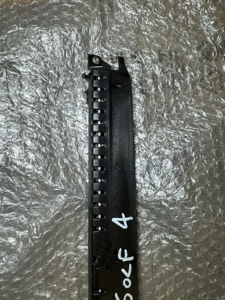 FANALE FARO TERZO STOP - VOLKSWAGEN Golf 4 Berlina 1J6945097C (1997-2003) - Immagine 3 di 4