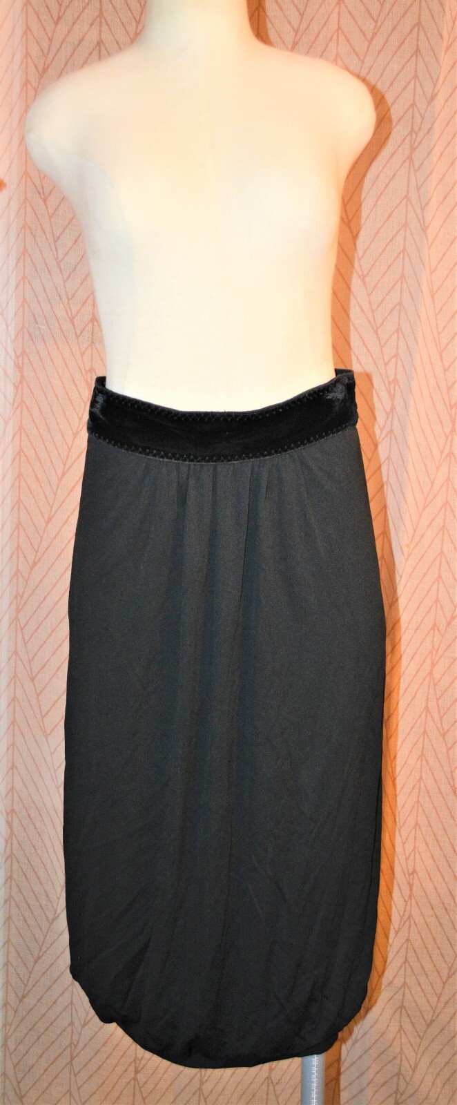 Autentica gonna da donna Yves Saint Laurent nera con fiocco di velluto taglia S