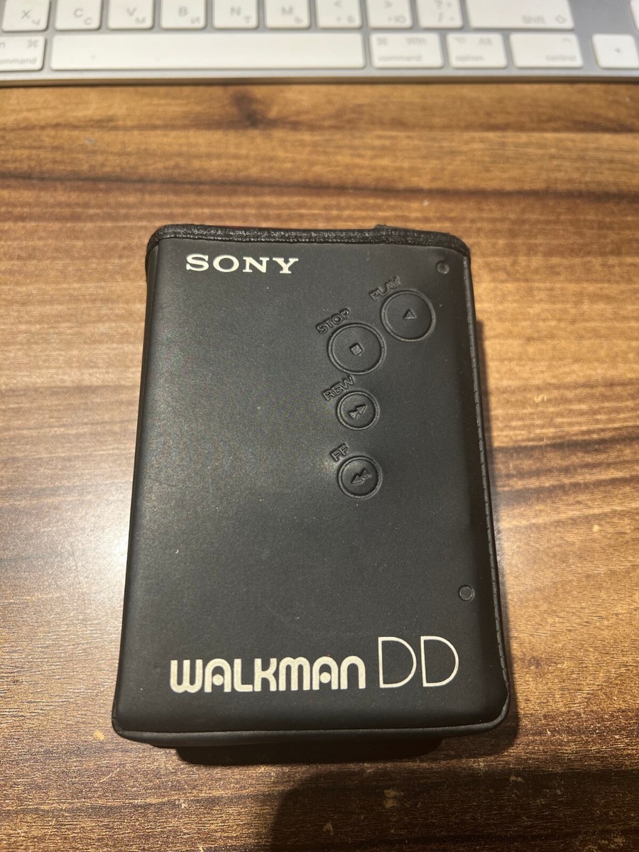 【動作確認済】SONY ウォークマン WM-DD ケース・MDR-W5付き 動作確認済】SONY ウォークマン WM-DD ケース・MDR-W5付き