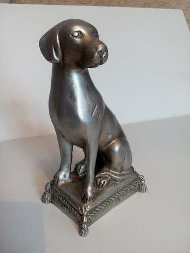 Labrador, (silver coloured) sitting dog ornament - Picture 2 of 6