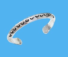 Vintage Signed Navajo Child  s Carinated Sterling Silver Cuff Bracelet