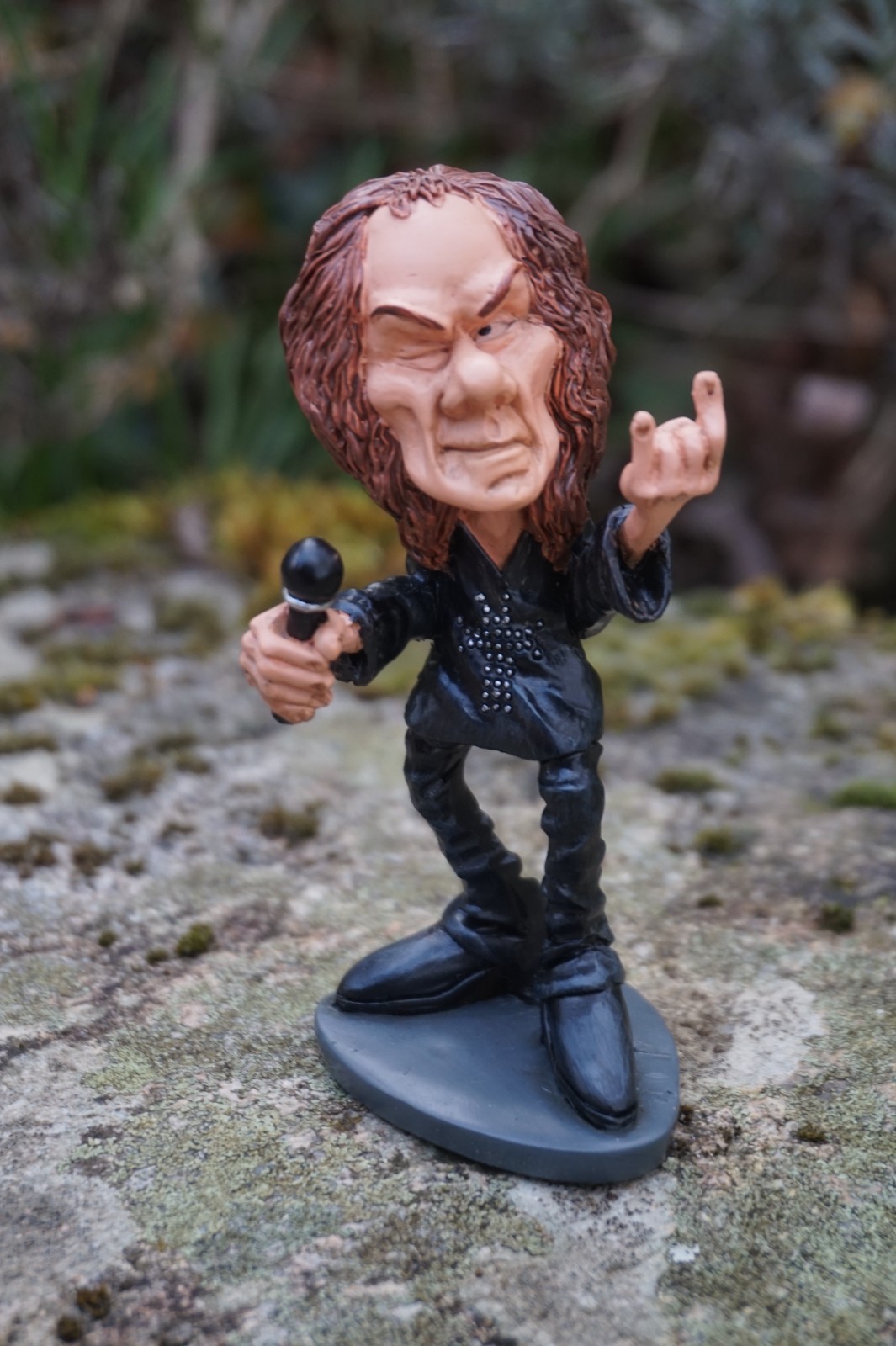 Statuette en résine Ronnie James Black Sabbath sculpture de collection Warren Stratford