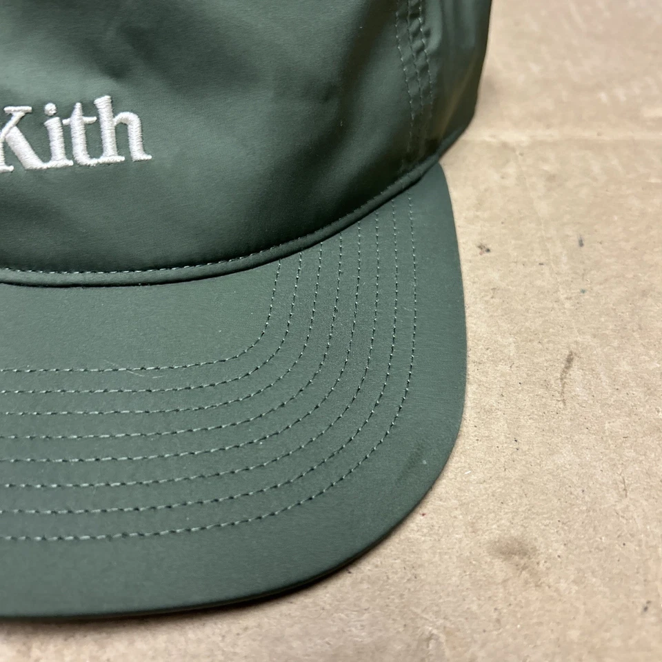 Gorra Kith Bordada Logotipo Hechizado Verde SnapBack Foto 3 de 4