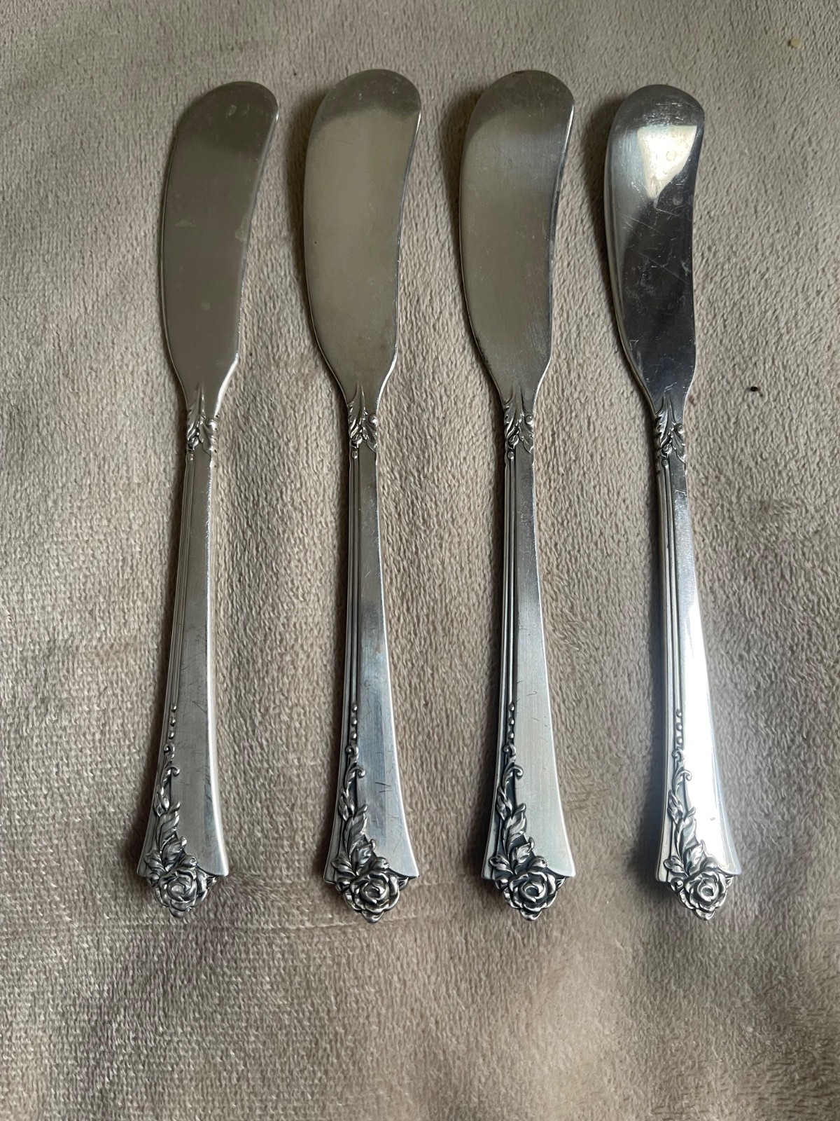 Damask Rose by Oneida Sterling Silver Butter Knives set of 4 Flat Handle 5 3/4"