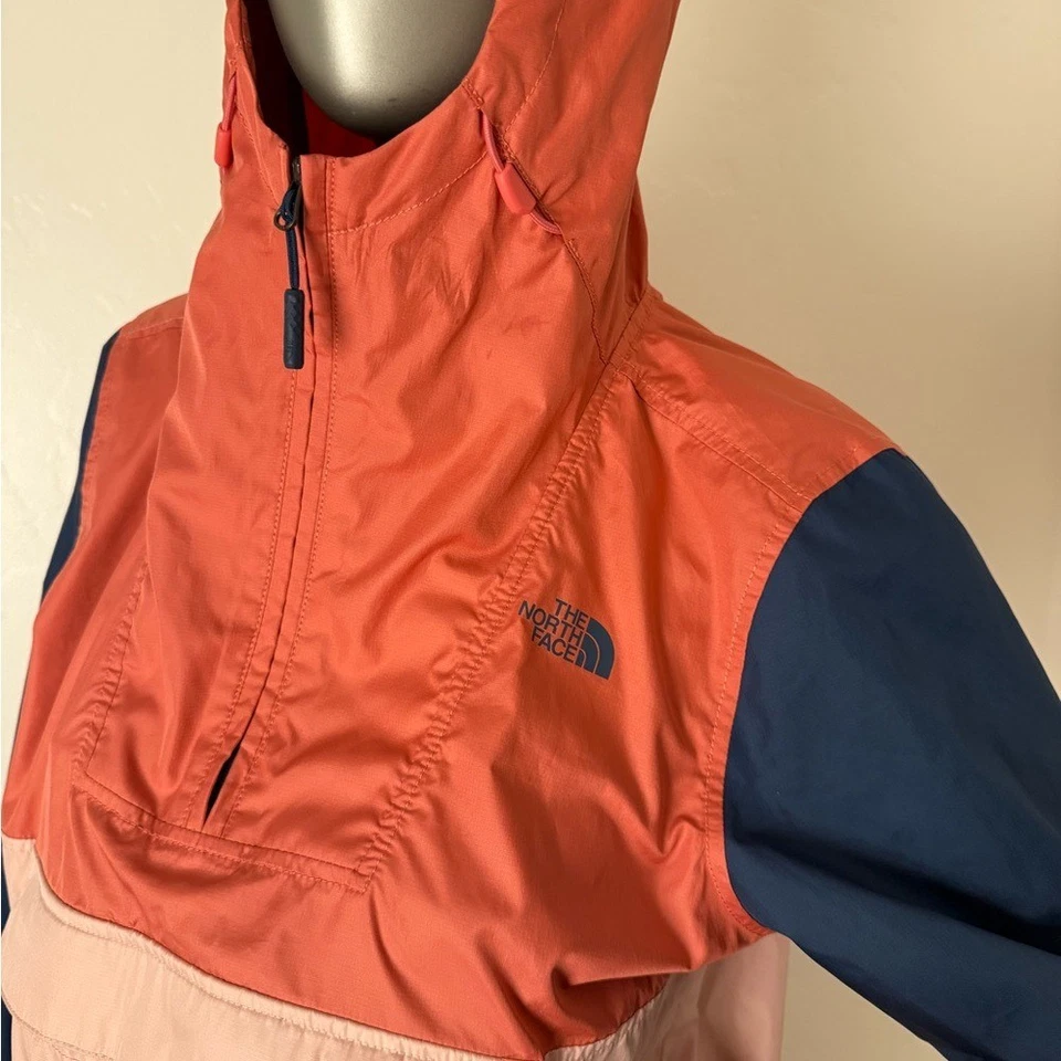 Cortavientos para mujer The North Face bloque de color Windfall Fanorak empacable S Foto 2 de 4