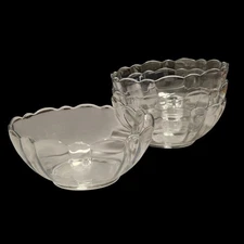  Arcoroc USA BERRY DESSERT BOWLS Clear Glass Petal Panels Scalloped Edge 5"x2"