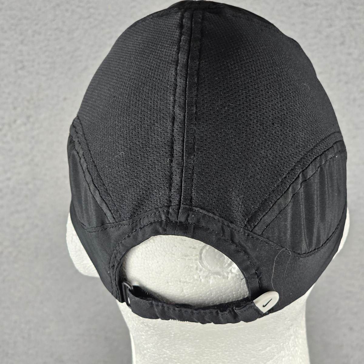 Nike Featherlight 7 Panel Tailwind Dri Fit Strapback Hat Cap  display picture 3