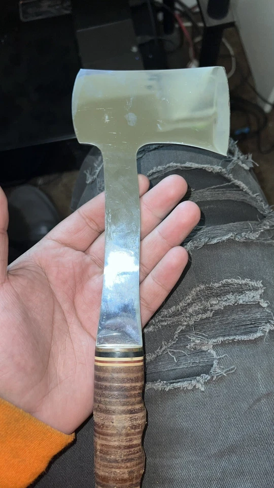 Juego combinado de cuchillos de hacha y hoja fija KA-BAR de colección con funda de cuero en relieve Foto 3 de 4