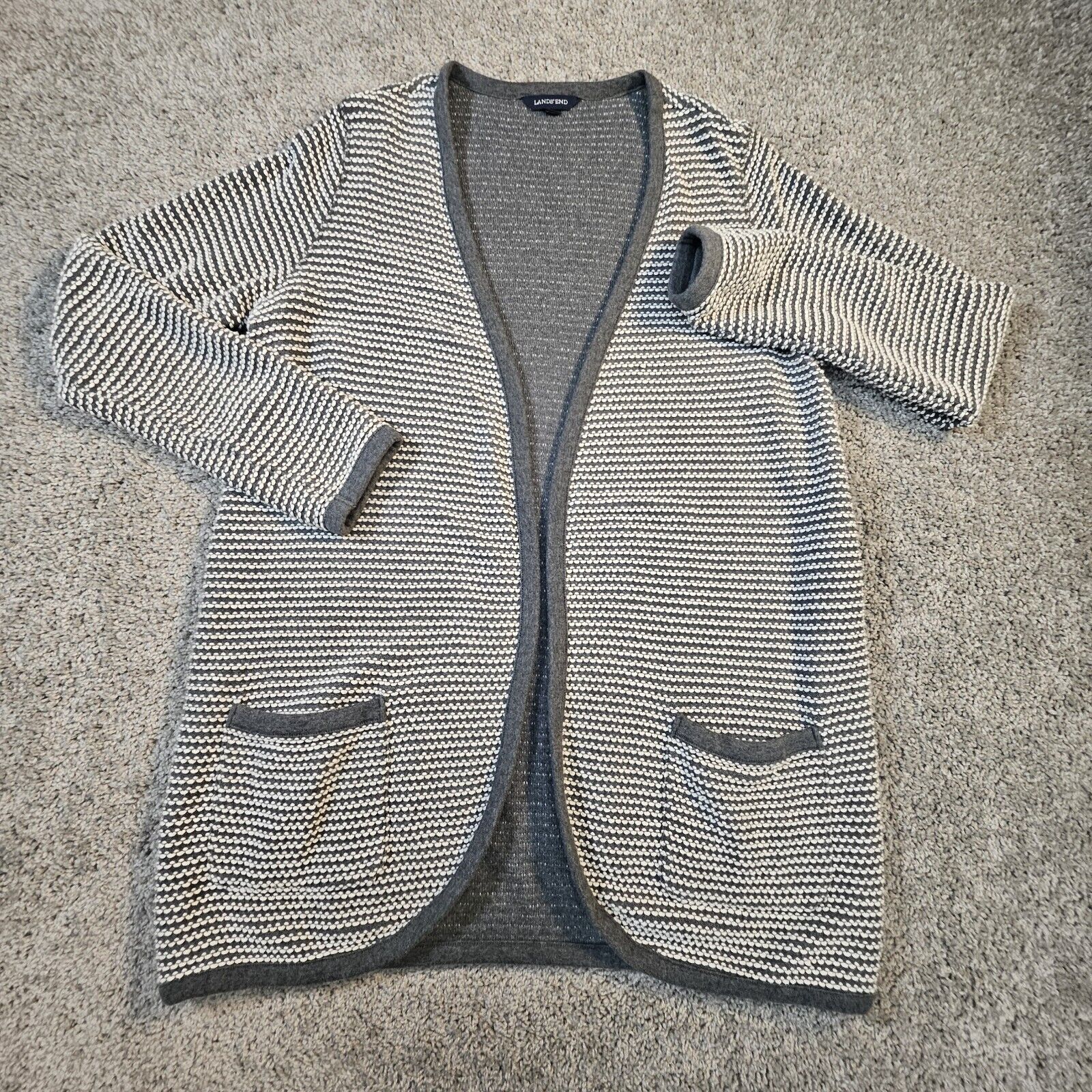 Foto 1 di 9