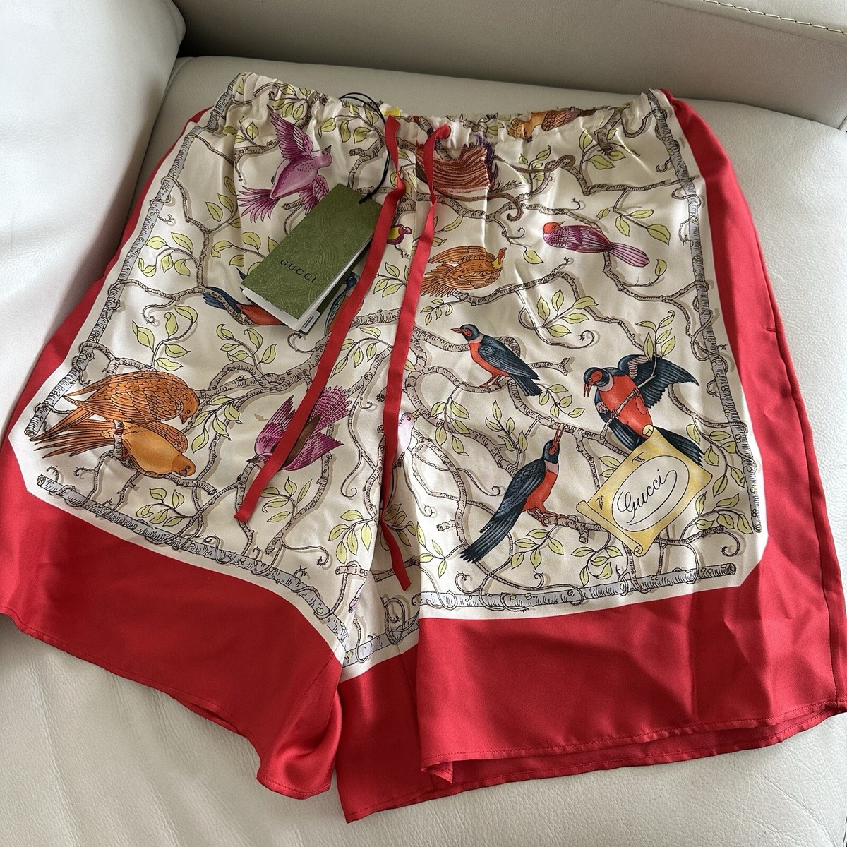 GUCCI★素敵！SHORTS SILK Bird-Print NWT GUCCI SHORTS SILK Bird-Print Multicolor Sz 38 IT Red Sz