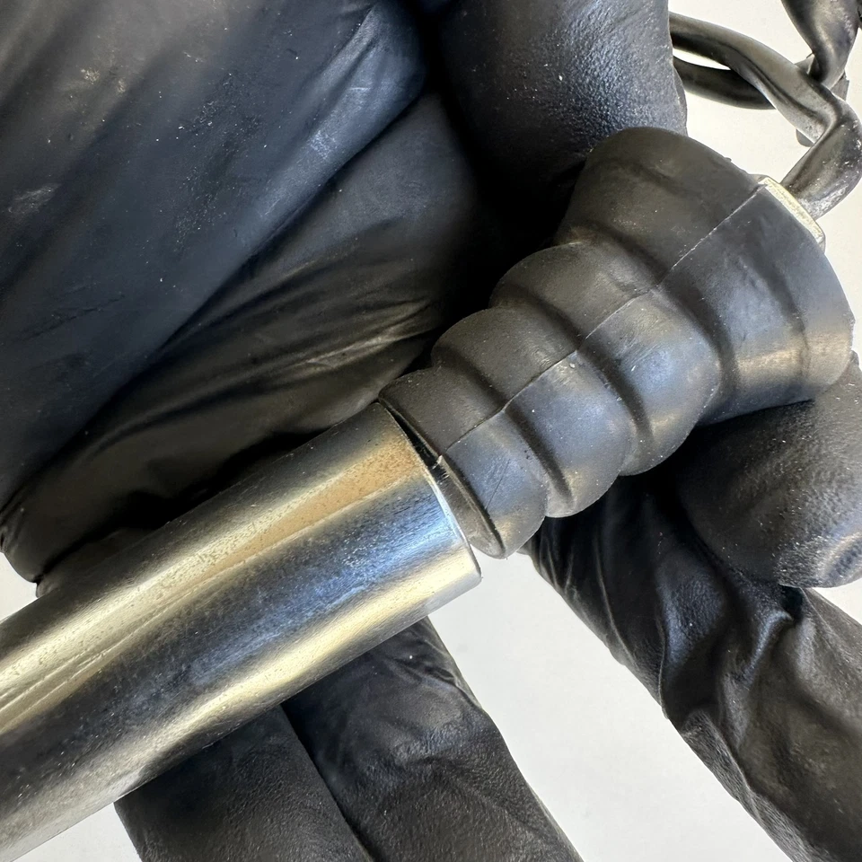 Intermitente indicador delantero izquierdo Triumph Bonneville T100 2012 *ligeramente doblado Foto 3 de 4