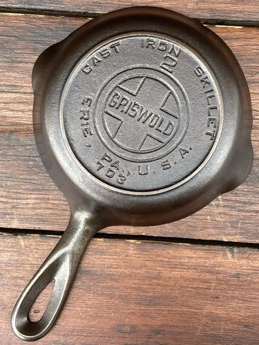 Griswold Cast Iron #2 Large Block Logo Skillet w/ Heat Ring