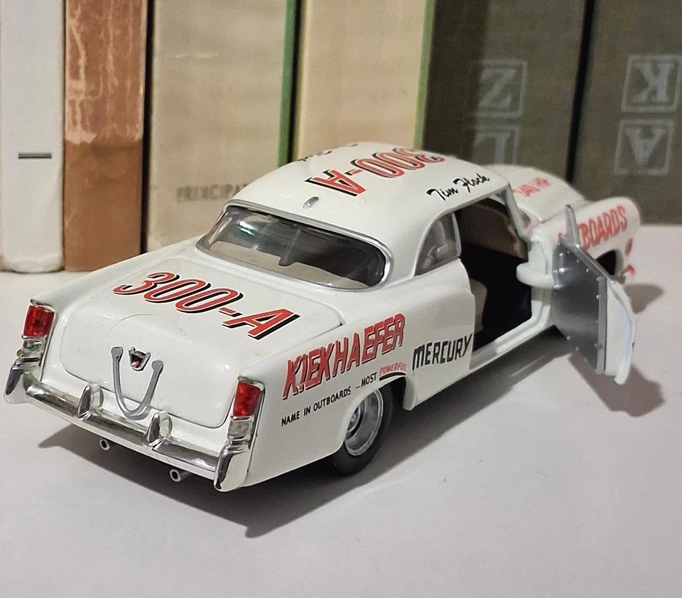 Johnny Lightnin Chrysler  300 C 1956 No Dinky Brooklin Minichamps 1/43  - Immagine 3 di 4