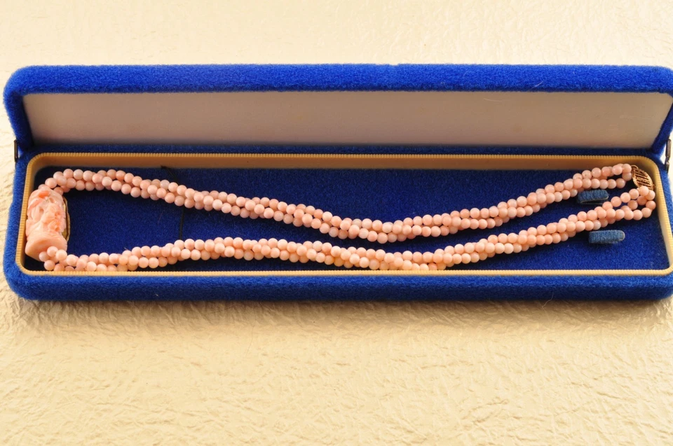 Collar piel de ángel coral "flores de cerezo" (154ct) broche oro 14k, certificado. Foto 2 de 4