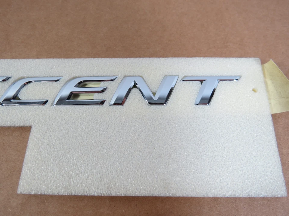 2012-2017 Hyundai emblema de destaque para porta-malas traseiro emblema letras logotipo original do fabricante - Imagem 3 de 4