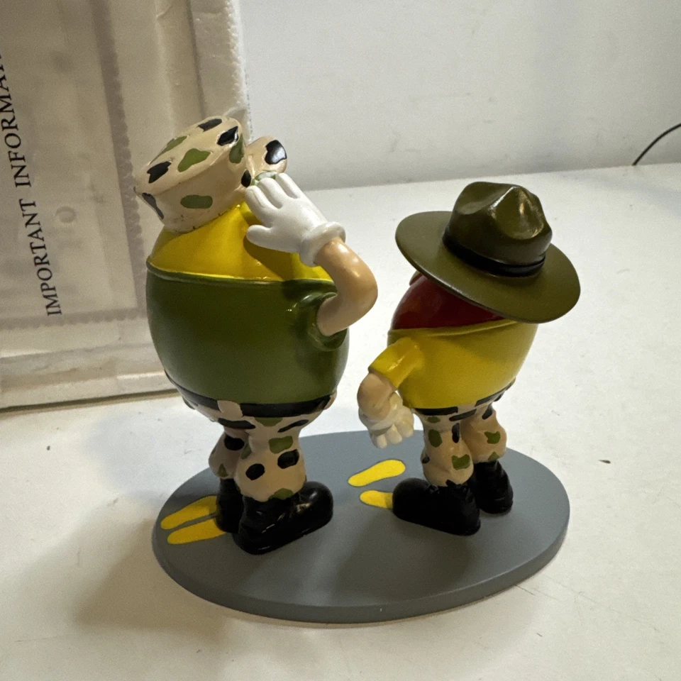 M&M’s “Born Leader ”, The Hamilton Collection Salute U.S.M.C. - NIB W/ COA - Image 4 of 4