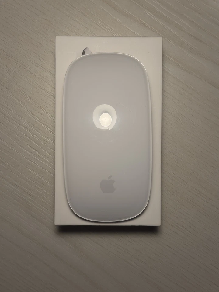 APPLE - Tastiera e Magic Mouse + supporti neri - Immagine 2 di 4