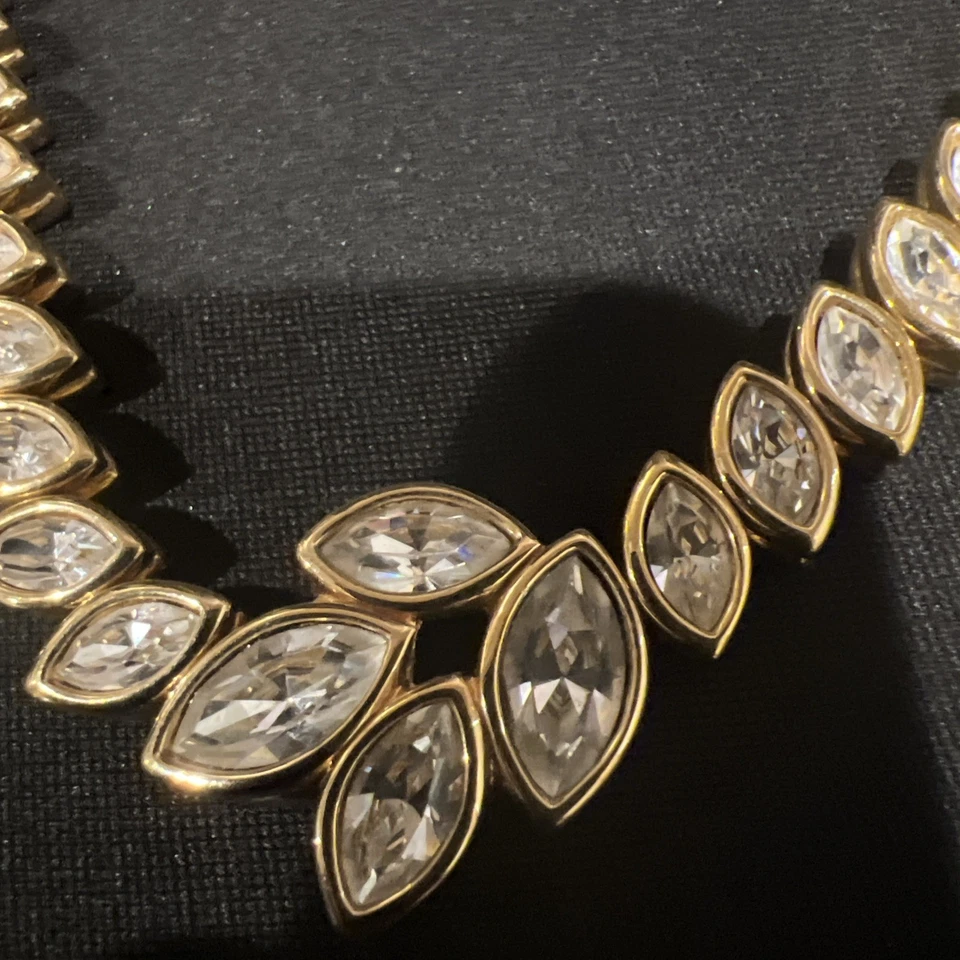 Elegante collar de cristal Swarovski Marqués Foto 3 de 4