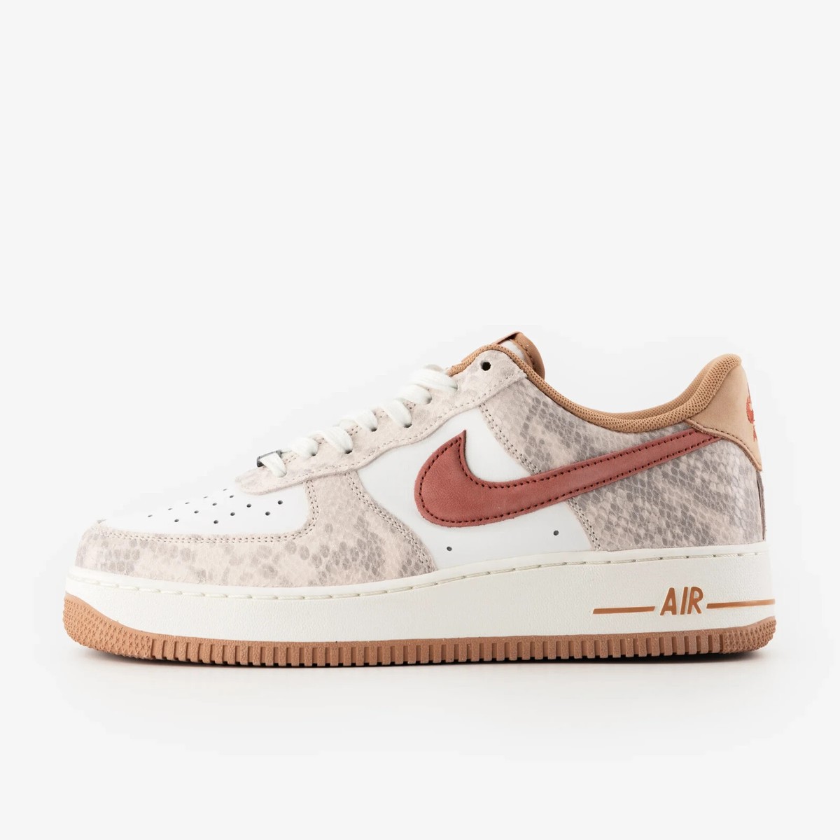 Nike Air Force 1 LV8 