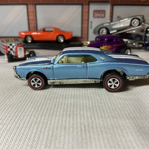 1:64 Hot Wheels Limited Edition RLC ‘67 Pontiac GTO Blue/White Stripes - Picture 2 of 7