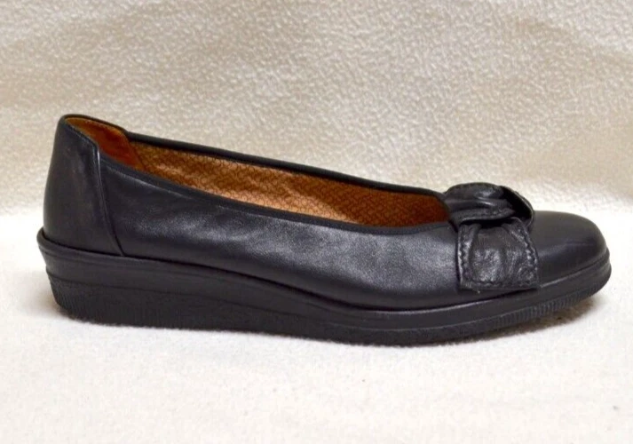 Gabor Comfort Ladies Black Leather Low Wedge Slip-On Shoes Bow Detail Size 6.5 G - image 4 of 4
