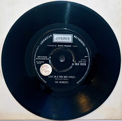 The Moments - Love On A Two Way Street ''7 vinyl record G condition