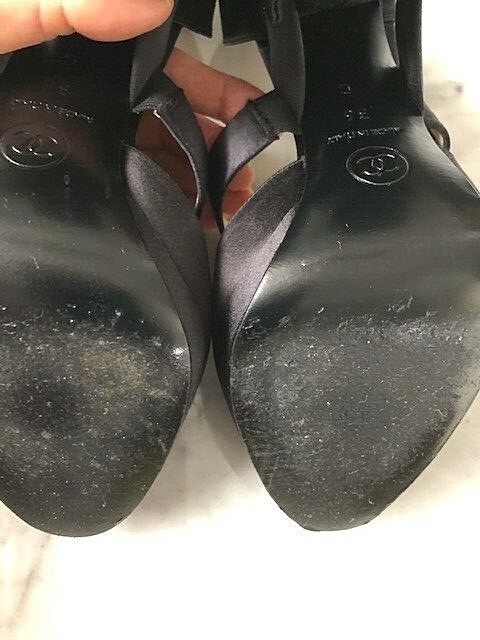⭐︎美品 CHANEL ブラック ウェッジヒール 24cm Chanel Black Wedge With Gold Tone Capped Toe With Chanel