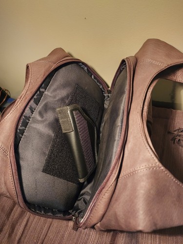 Gun tote'n mamas Handbag - Picture 4 of 9