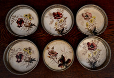 5 + 1 Untersetzer  Keramik Rand versilbert? Blumendekor D 8,5 cm antik