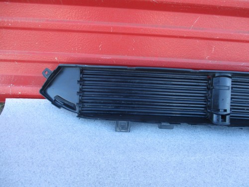 17 18 19 20 21 22 23 24 CHRYSLER PACIFICA LOWER RADIATOR GRILLE AIR SHUTTER OEM - Picture 4 of 7