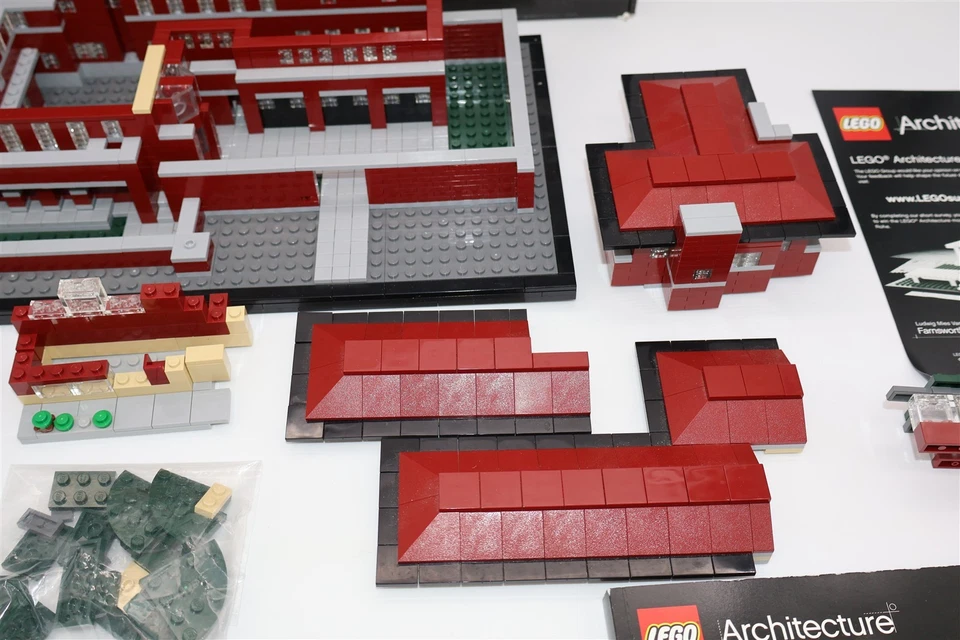 LEGO ARCHITECTURE: ROBIE HOUSE 21010 + Limited Edition Longmont Museum + Manuals - Image 4 of 4