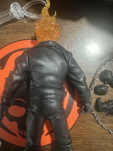 Figura de acción Mezco Toyz One:12 Marvel Ghost Rider And Hell Cycle 1/12 - Imagen 11 de 23